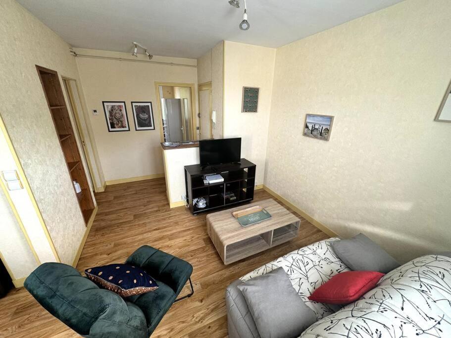 Appartement Proche De L'Hyper-Centre Avec Garage Кан Экстерьер фото